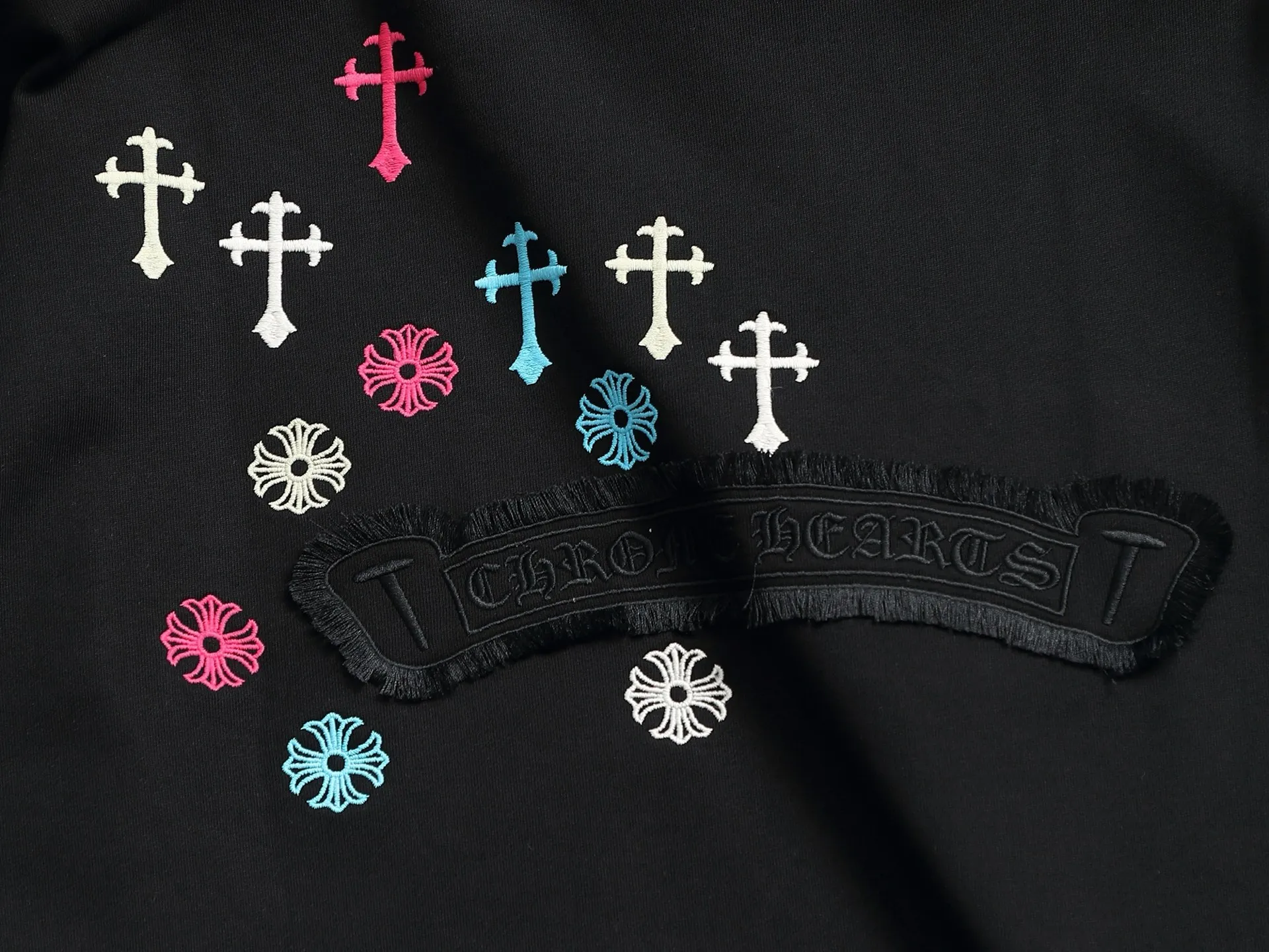 𝗖𝗵𝗿𝗼𝗺𝗲 𝗛𝗲𝗮𝗿𝘁𝘀/ 2026 New Arrival Original 👑 ！ ！ ！ 👍 ✂️Quality , ！ 。 ： ➕100% 。Authentic ➕ ➕3D ➕ ： ！ ！ Authentic ！ Same Style ！ Black White Size：S-XL